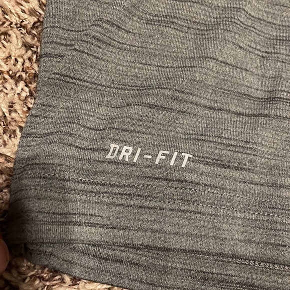 Nike pullover - Picture 3 of 5